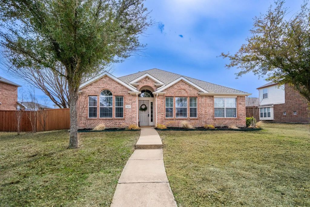 305 Sandy Lane, Royse City