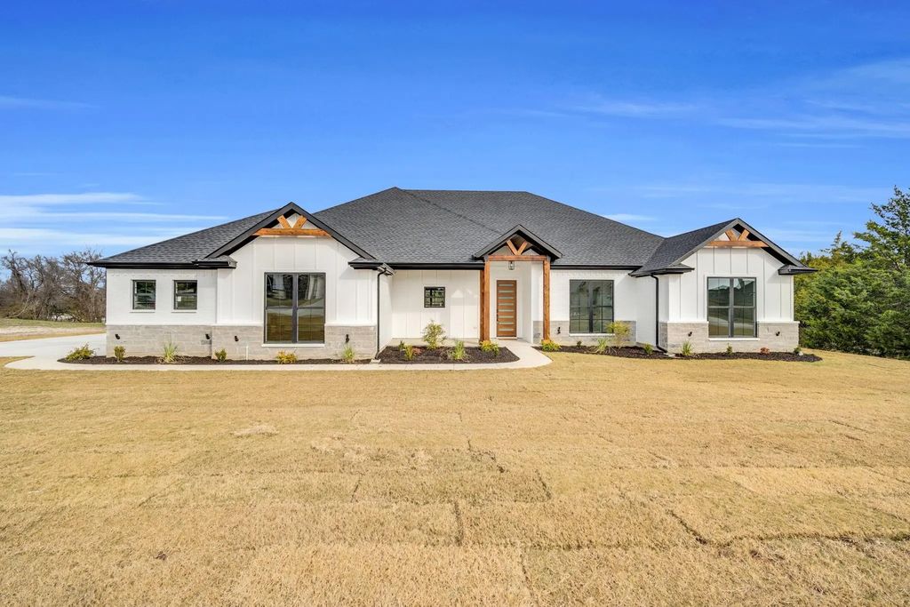 421 Silo Court, Waxahachie