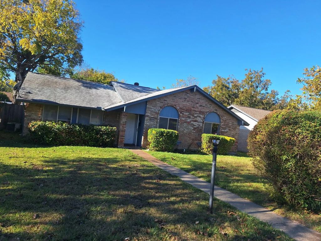 3801 Lancelot Place, Garland