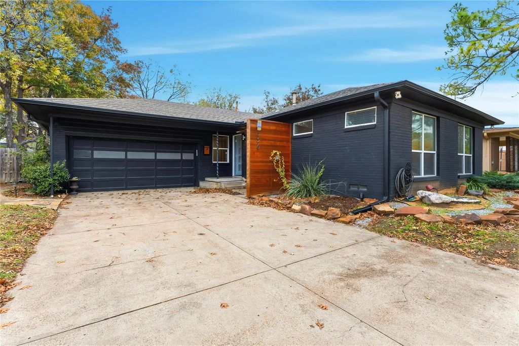 636 Dumont, Richardson