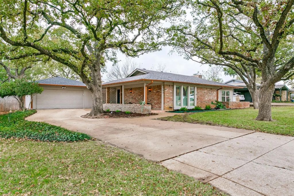 1753 Cynthia Lane, Hurst