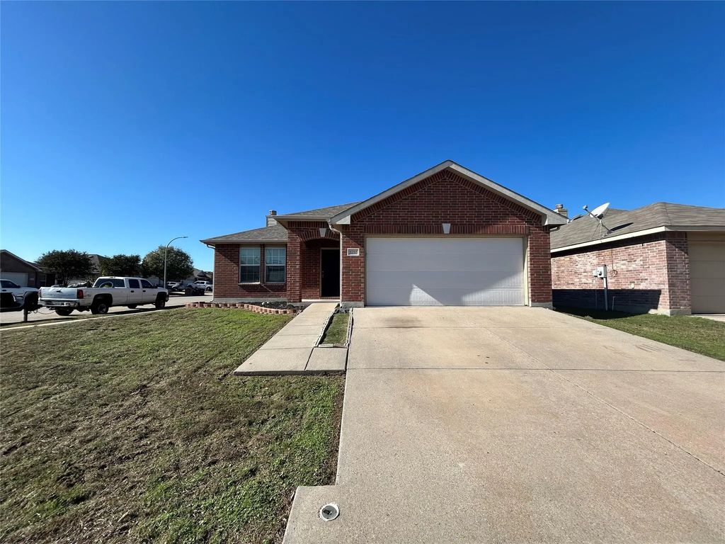 5752 Talons Crest Circle, Fort Worth