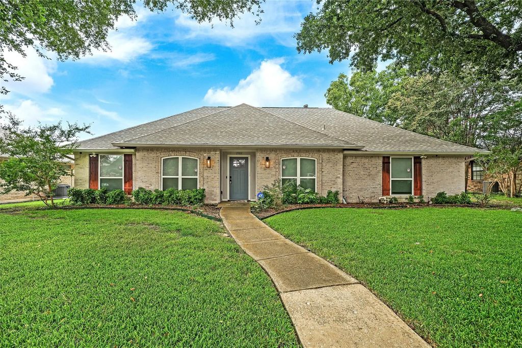 2101 Newcastle Circle, Plano