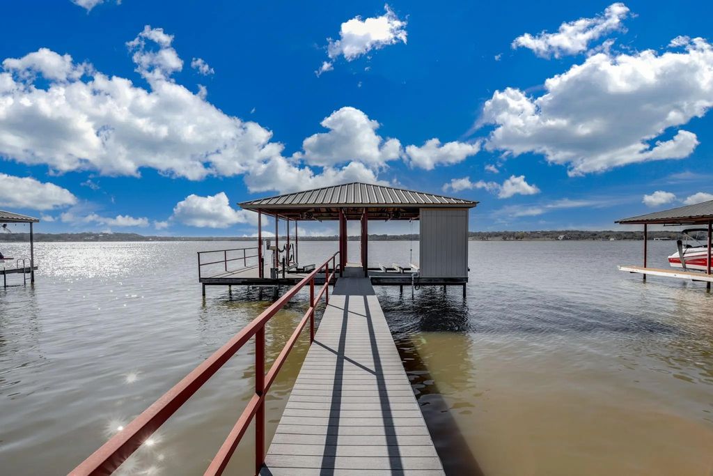 3524 Abes Landing Drive, Granbury