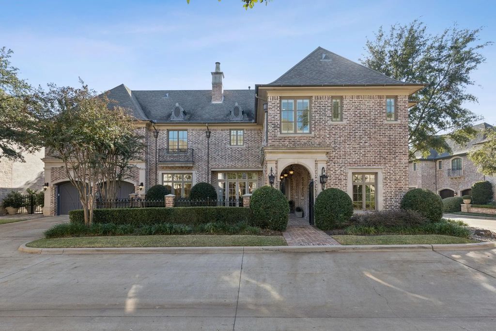 2 Bretton Creek Court, Dallas