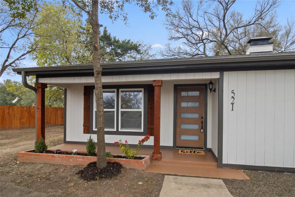 521 S Main Street, Dawson