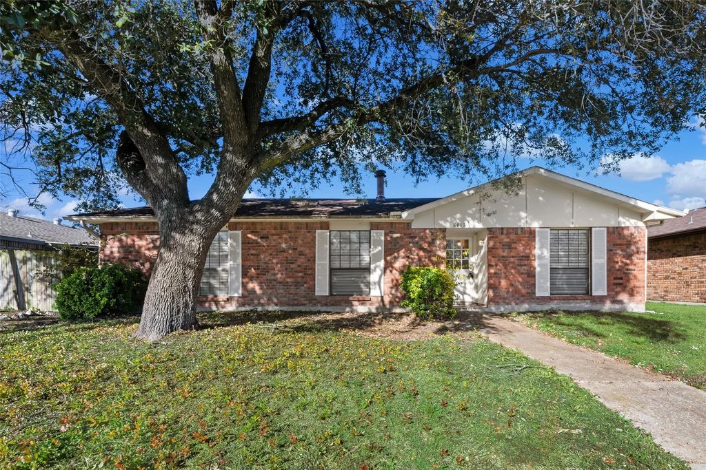 8817 Vernon Drive, Rowlett