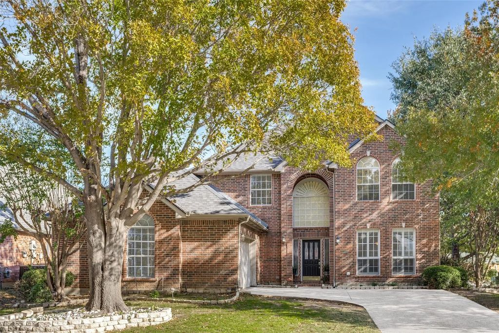 2405 N Hunter Place Lane, Arlington