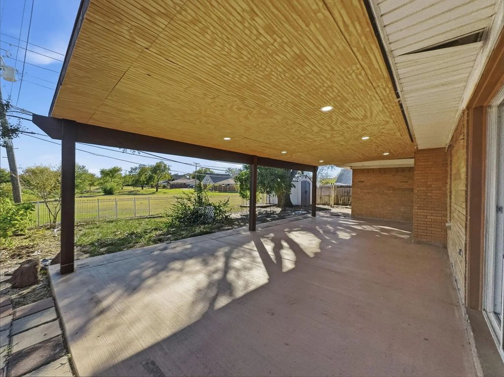 3718 W Rochelle Road, Irving