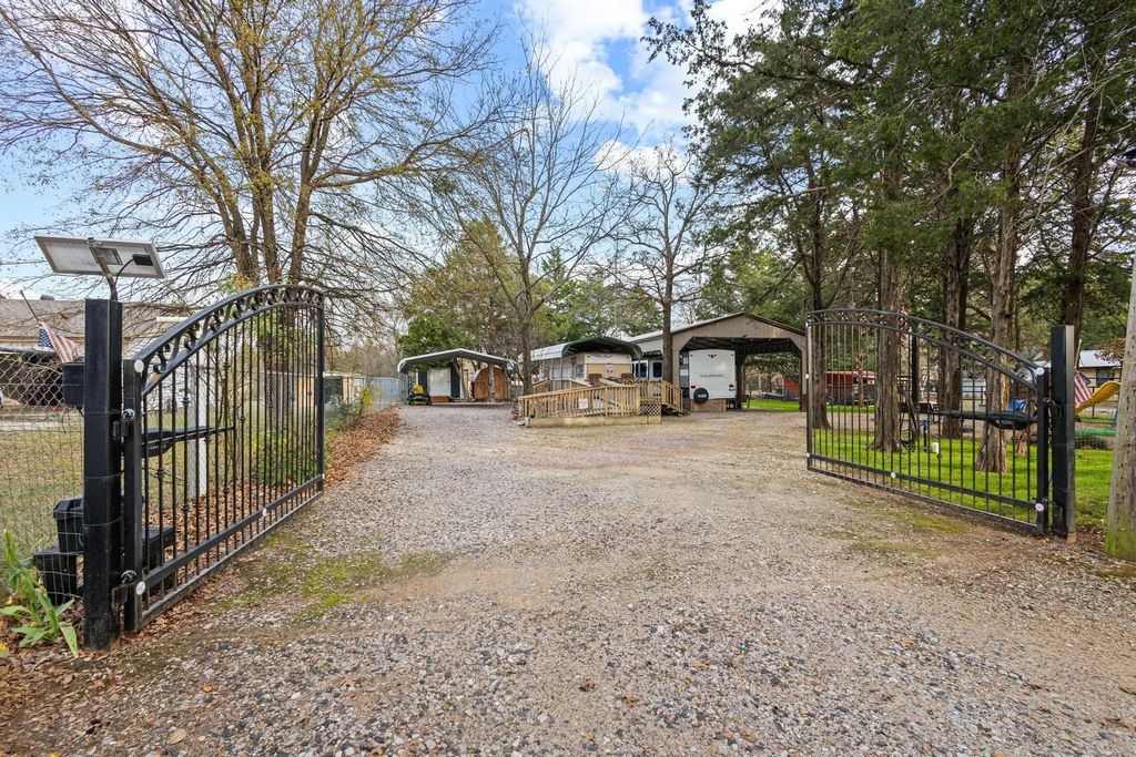 988 County Road, Gordonville