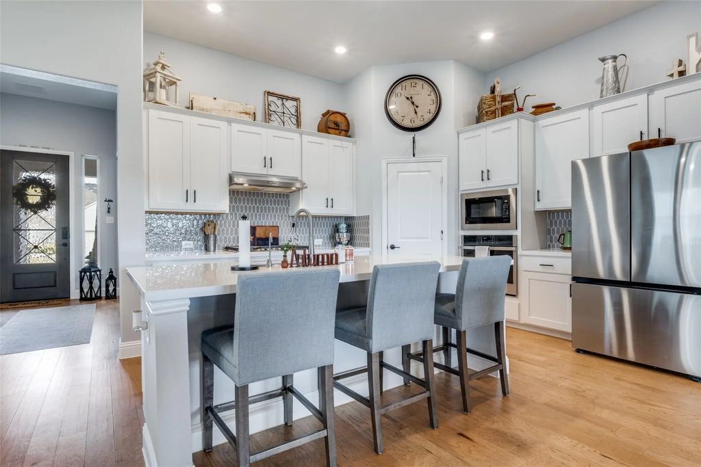 337 Augusta Court, Oak Point