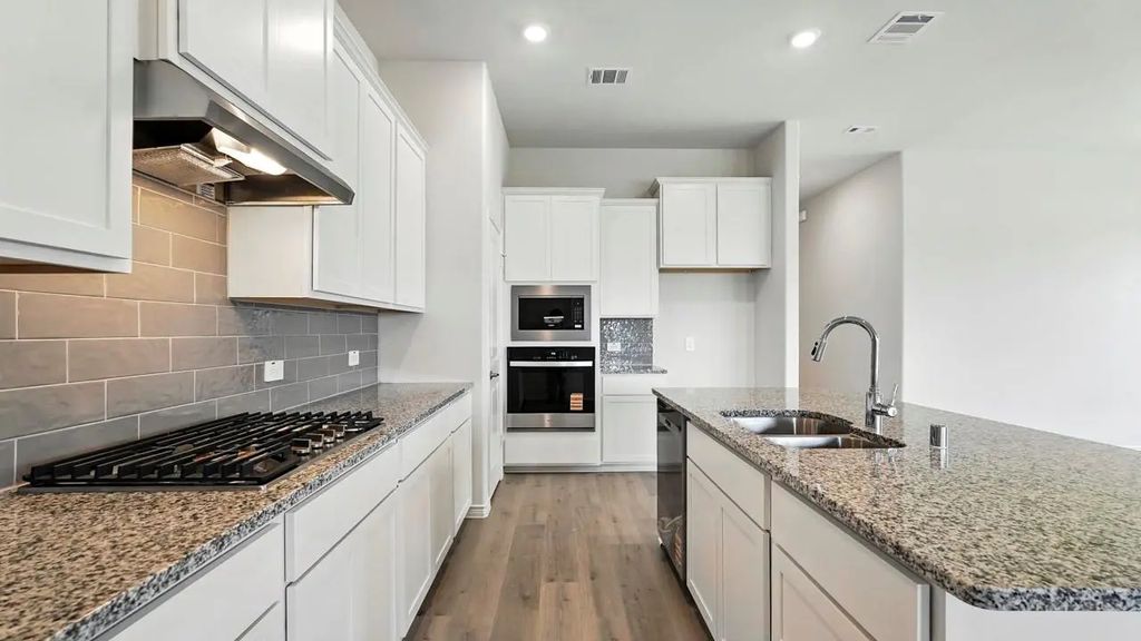 2137 Mantua Farm Lane, Anna
