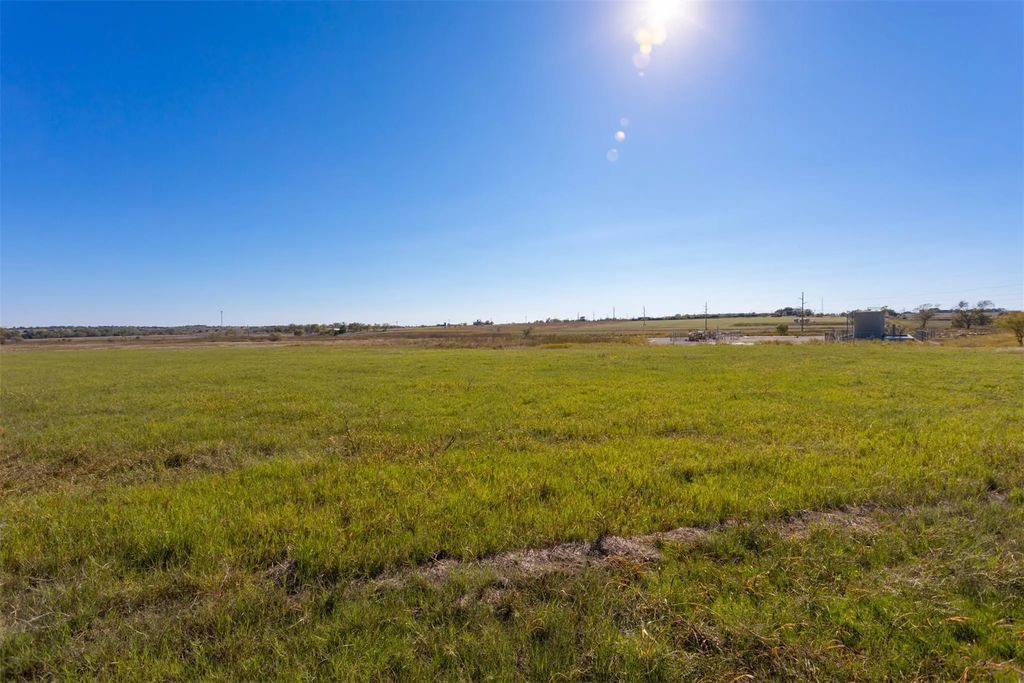 605 County Road 1122, Godley