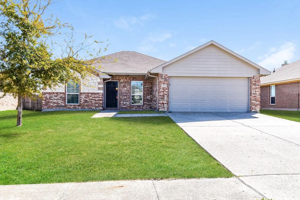 1818 Willowbrook Drive, Terrell