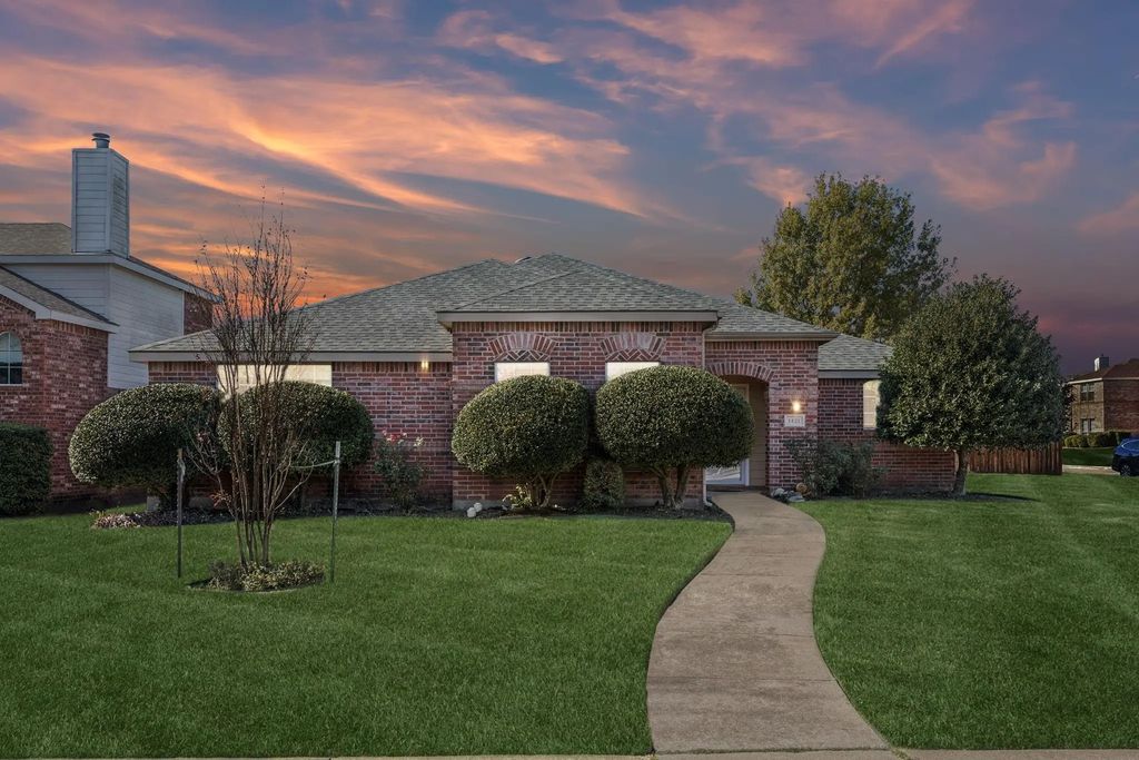 1421 Heather Ridge Drive, Lancaster