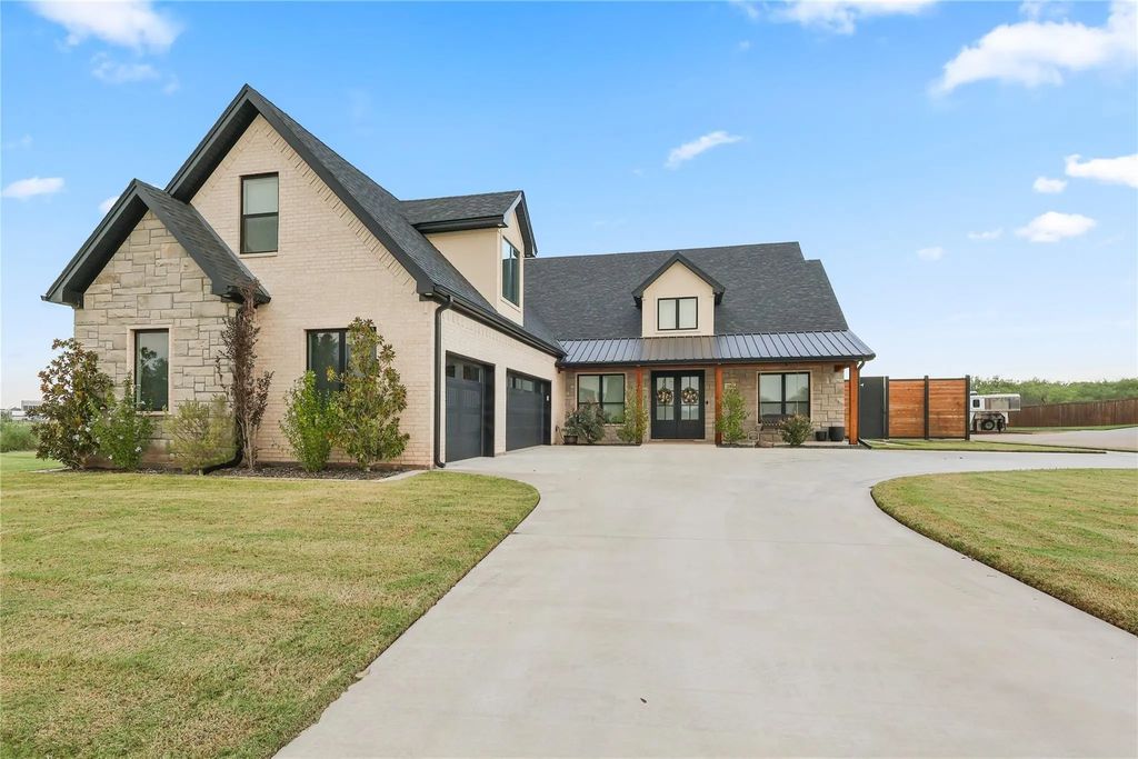 5211 Stone Lake Drive, Wichita Falls