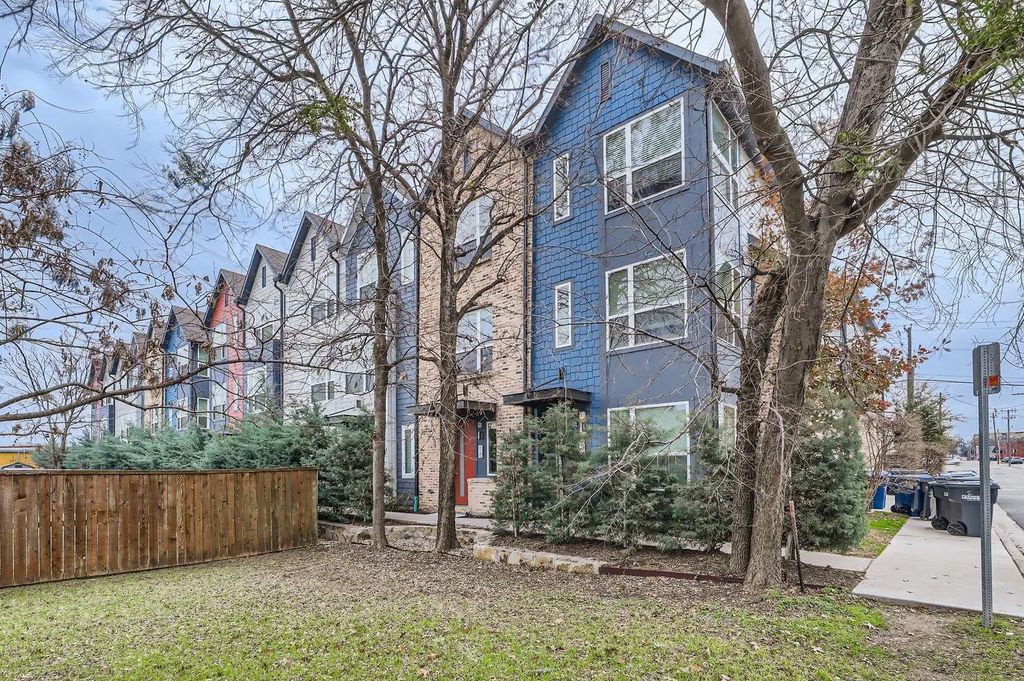 301 E Lamar Street 12, McKinney