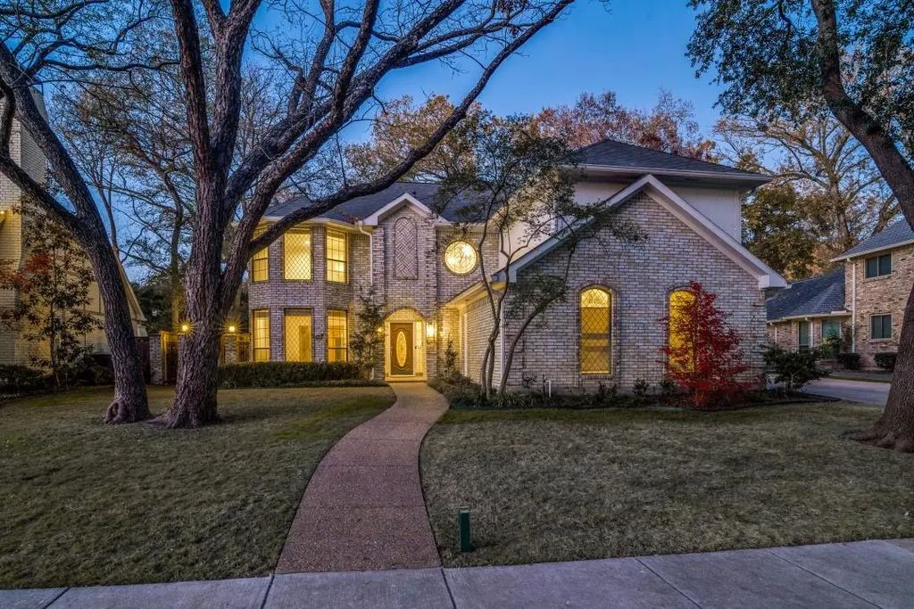 2817 Woods Lane, Garland