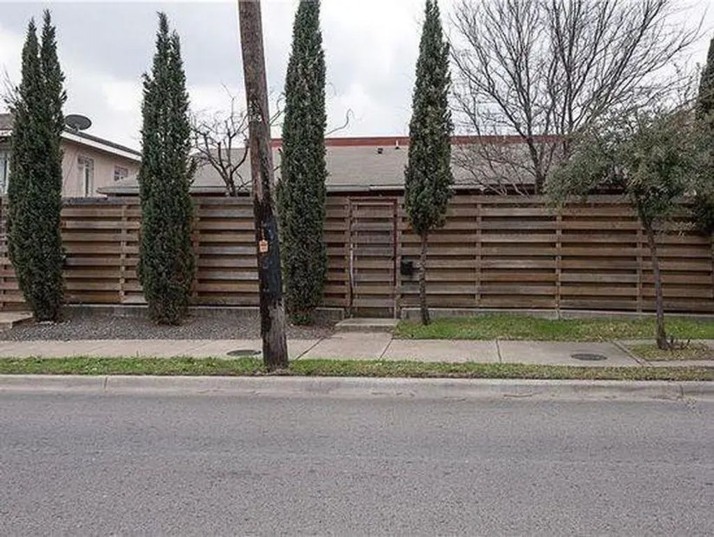 1727 N Fitzhugh Avenue, Dallas