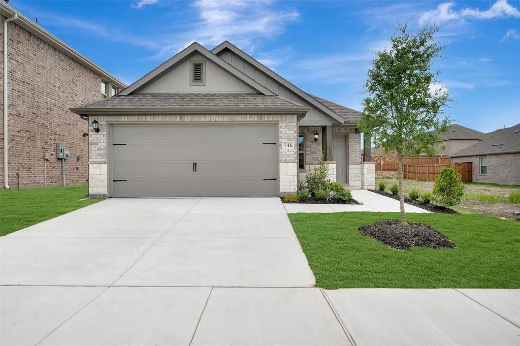 746 Gentle Bird Drive, Lavon