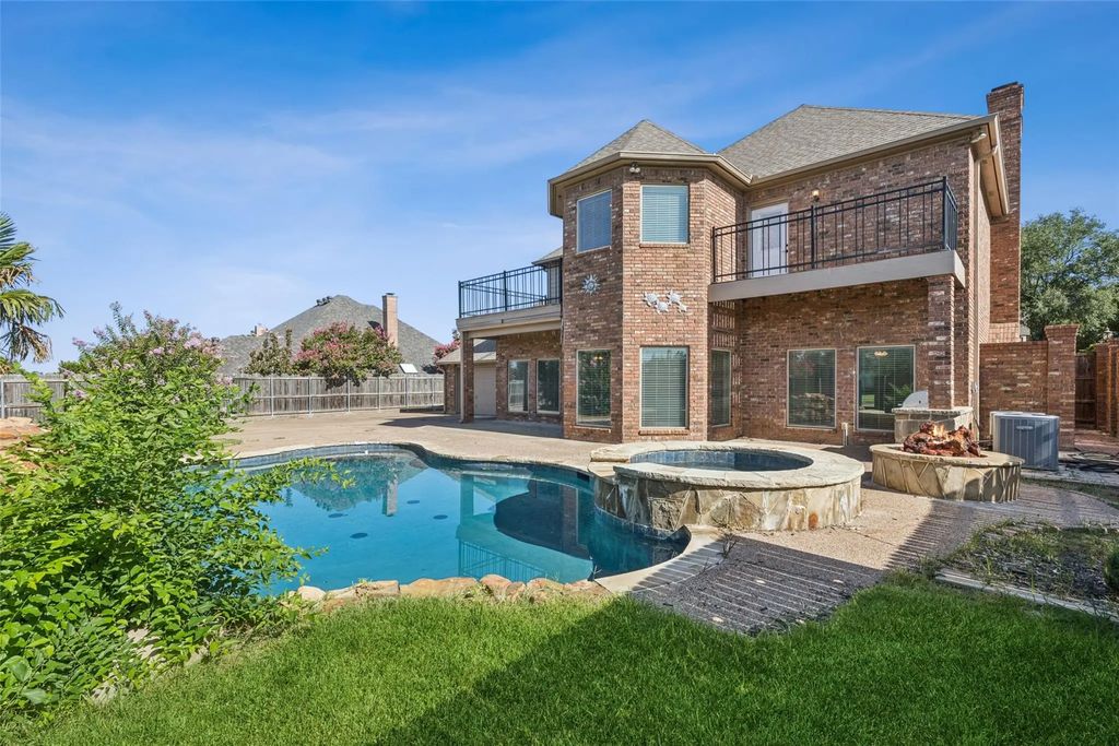 9120 Nob Hill Drive, North Richland Hills