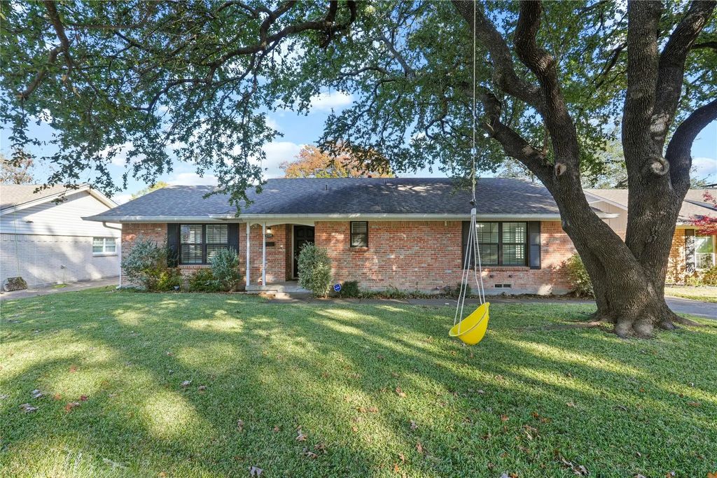 6706 Kingsbury Drive, Dallas