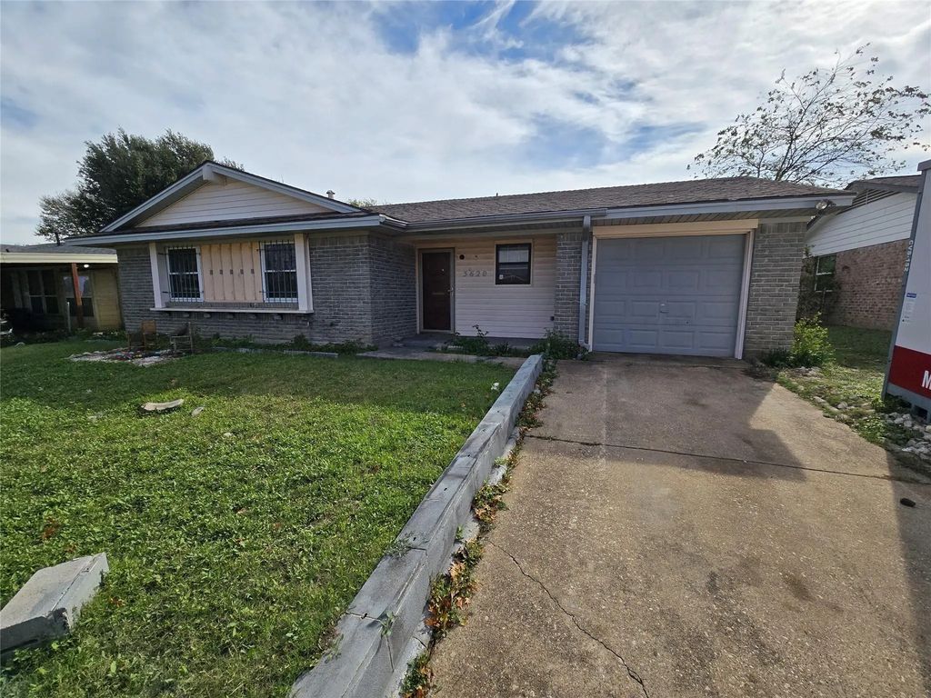 3620 Pacesetter Drive, Dallas