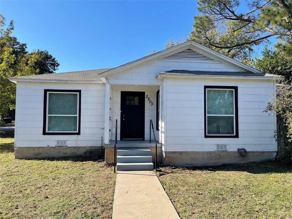 2203 Fowler Drive, Denton