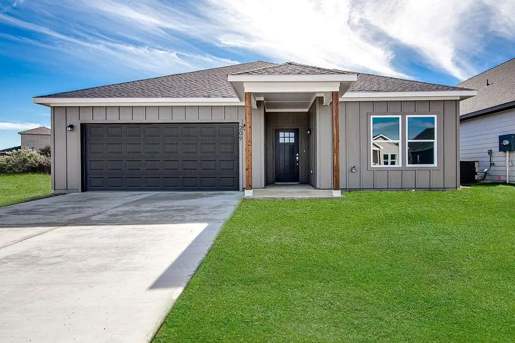 209 Lead Creek Drive, Fort Worth