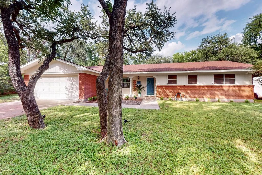 204 Cacti Drive, Lakeside