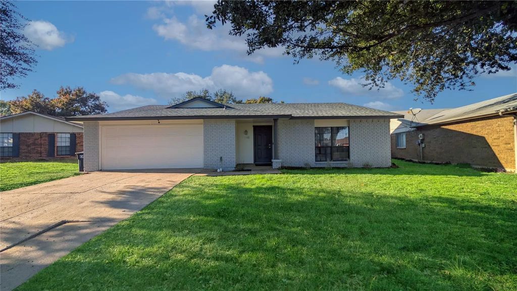 7748 Landmark Ridge Street, Fort Worth