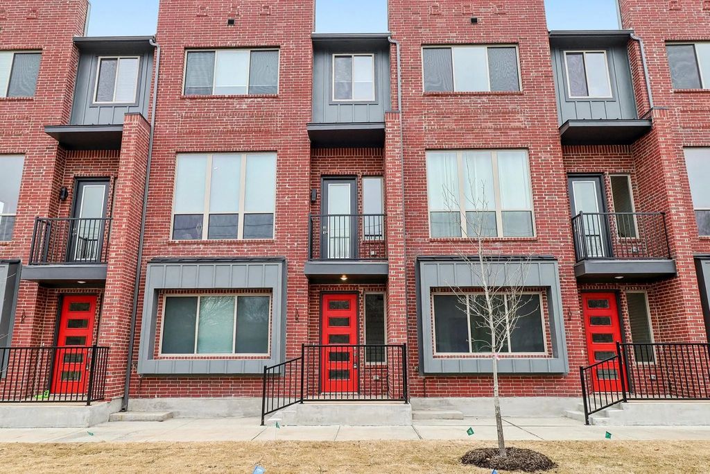 2524 Havenhurst Street 105, Farmers Branch