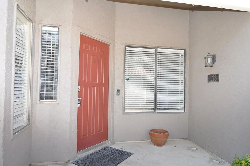 4242 N Capistrano Drive 118, Dallas