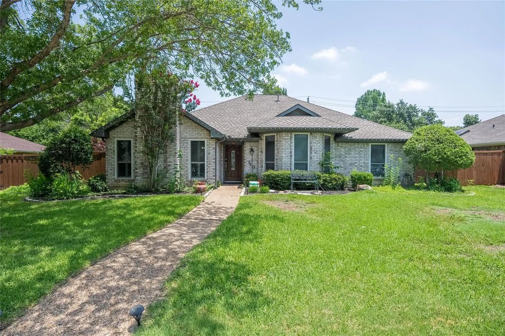 116 Meadowglen Circle, Coppell