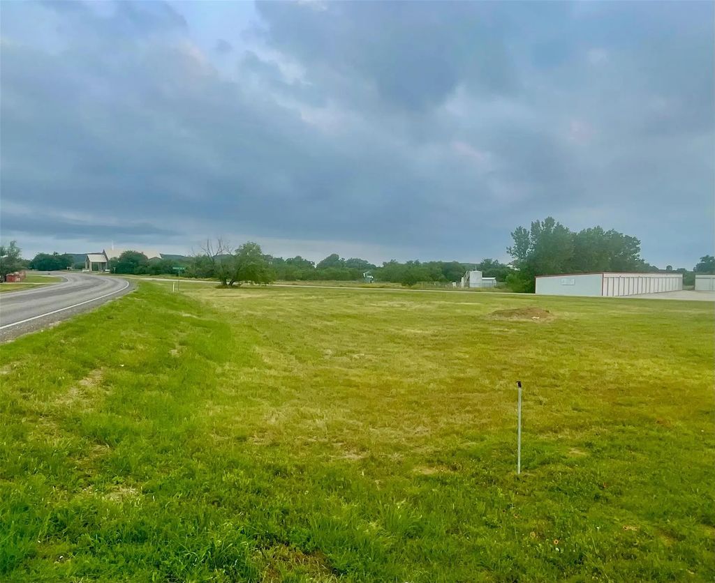 303 N Fm 2353, Possum Kingdom Lake