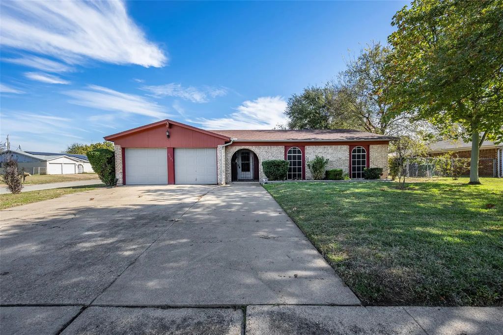 3501 Richardson Court W, Fort Worth