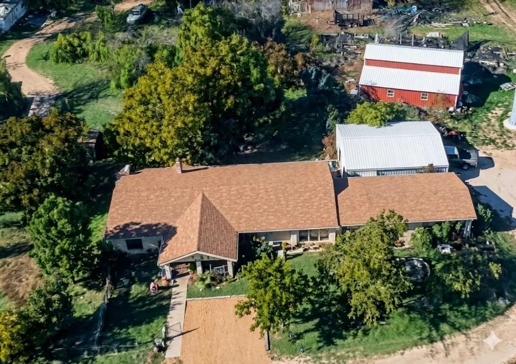 1702 Oliver Street, Weatherford