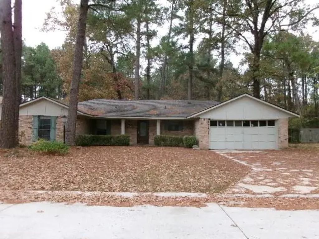 108 Deerwood Lane, Haughton