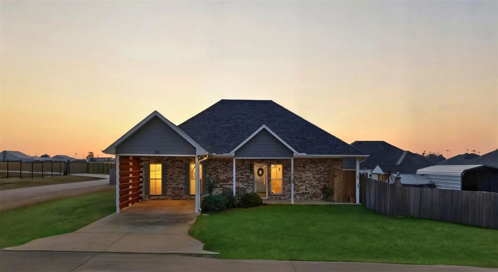 301 Rike Road, Mabank