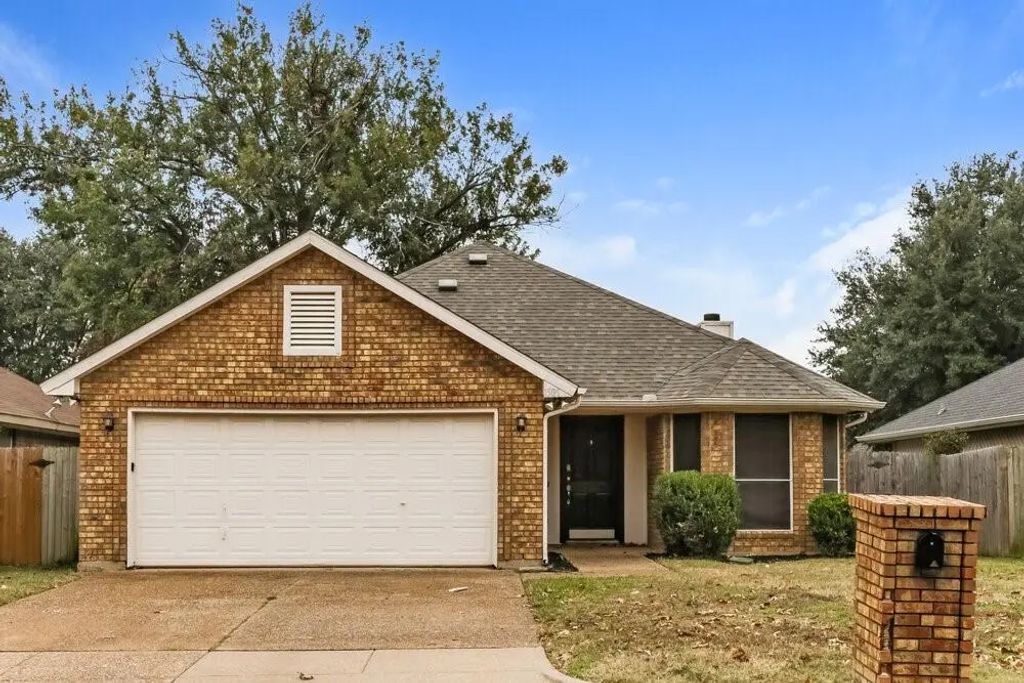1505 Gainsborough Way, Fort Worth