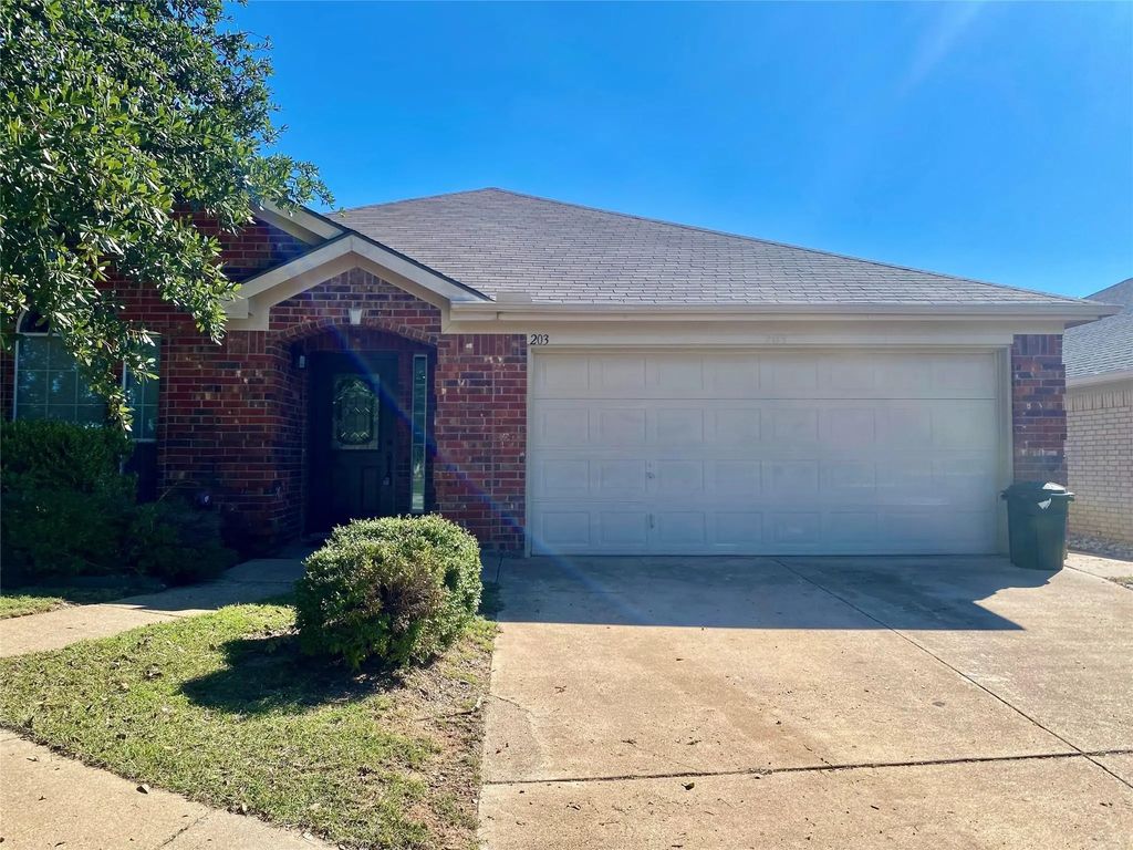 203 Jacinth Lane, Granbury