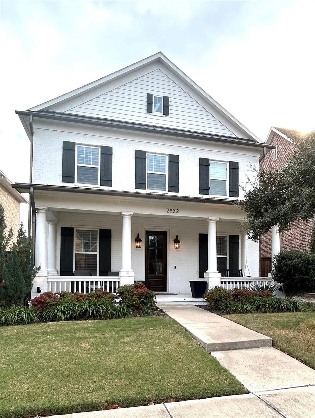 2852 Amesbury, The Colony