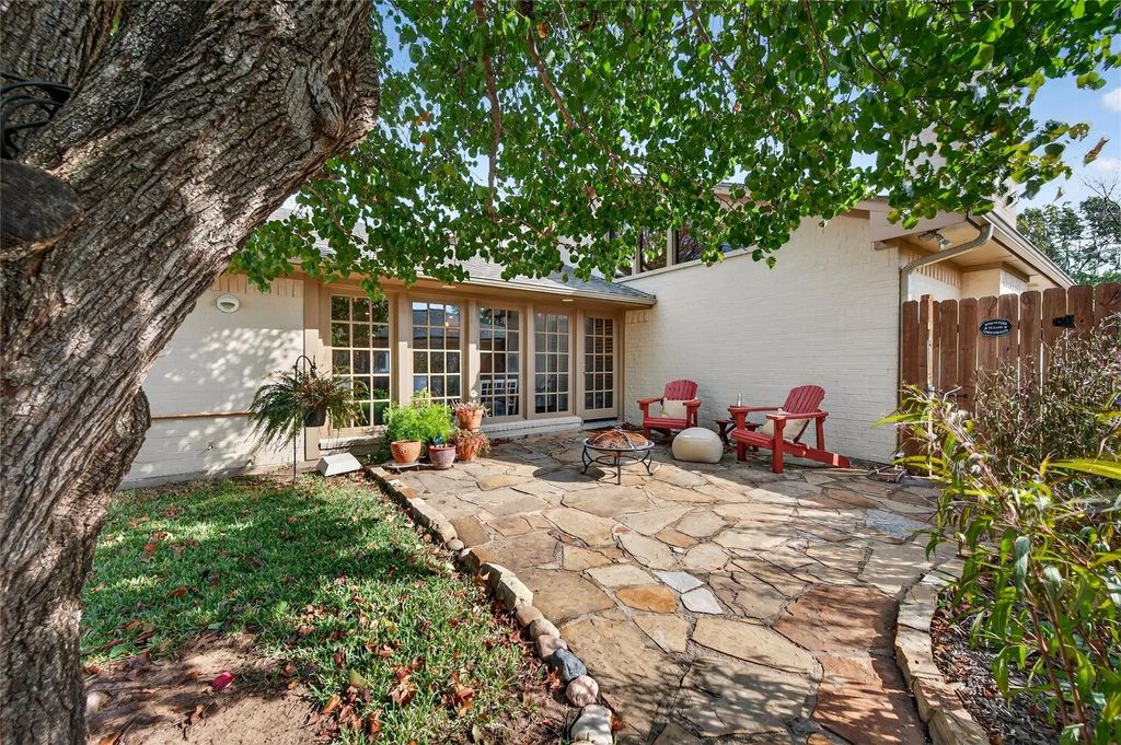 2215 Oak Creek Drive, Sherman