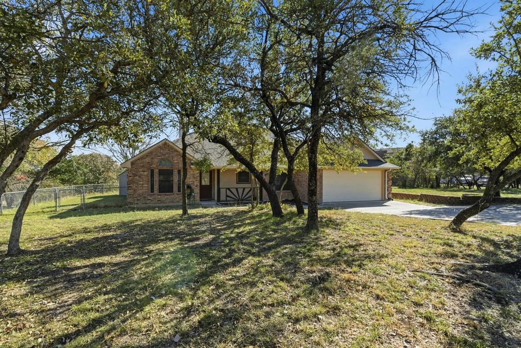 420 Valley Trail Drive, Weatherford