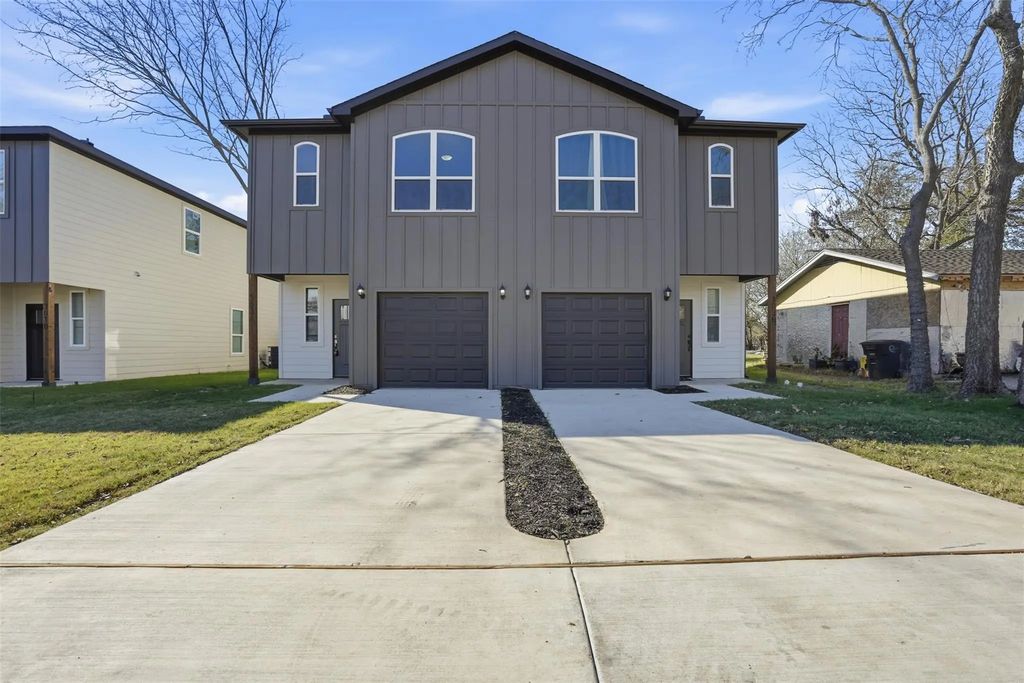 303 Eastland Street, Cleburne