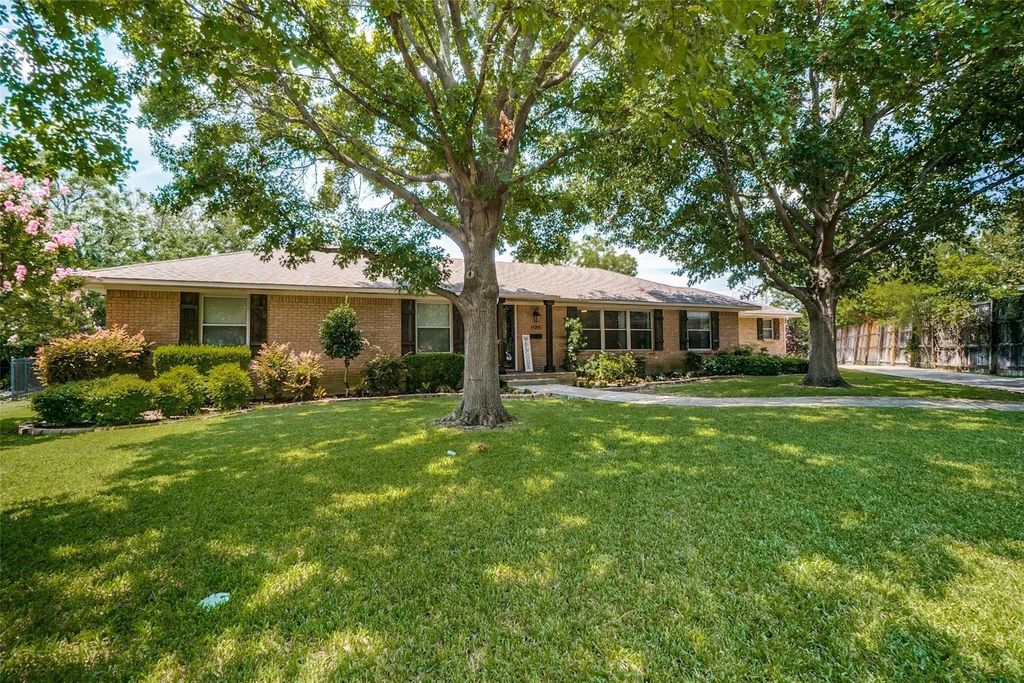 11205 Northland Circle, Dallas