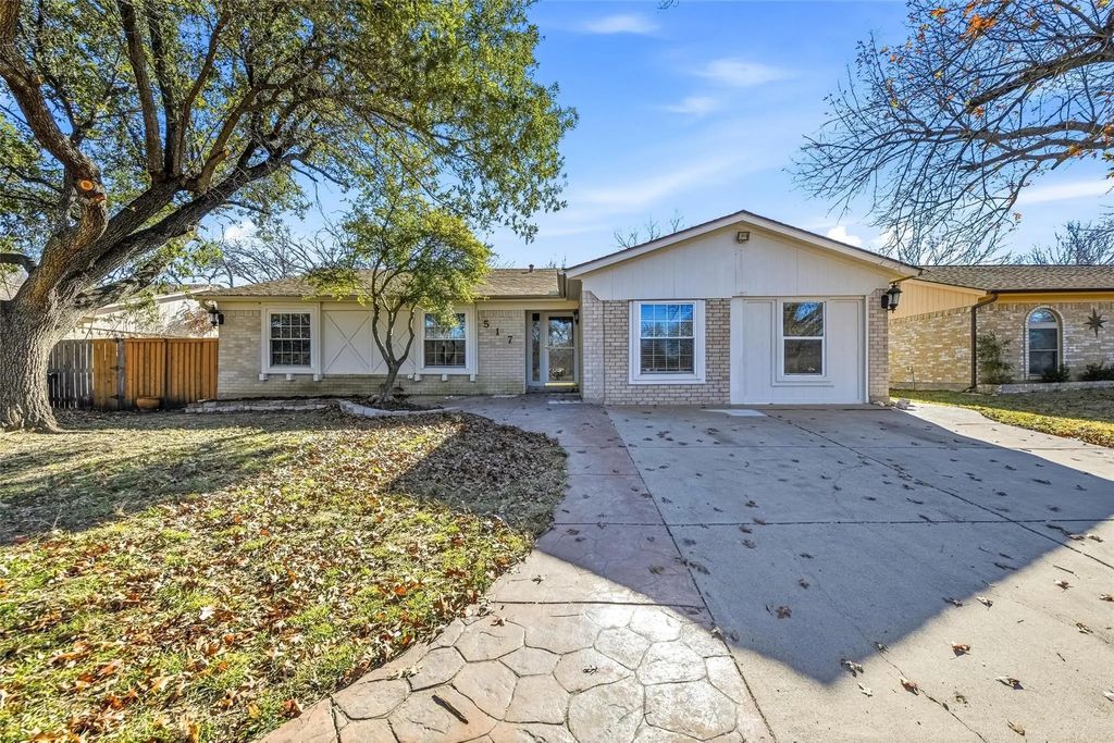 517 Panay Way Drive, Fort Worth