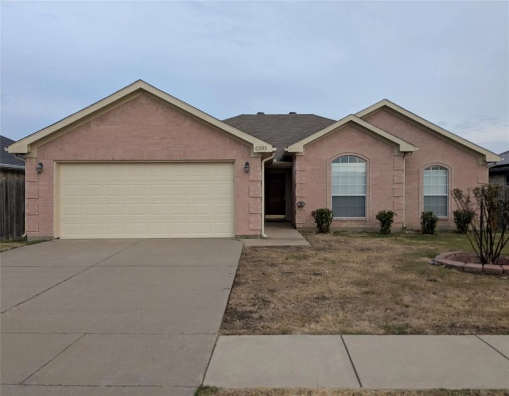 6005 Harwood Crossing Drive, Arlington