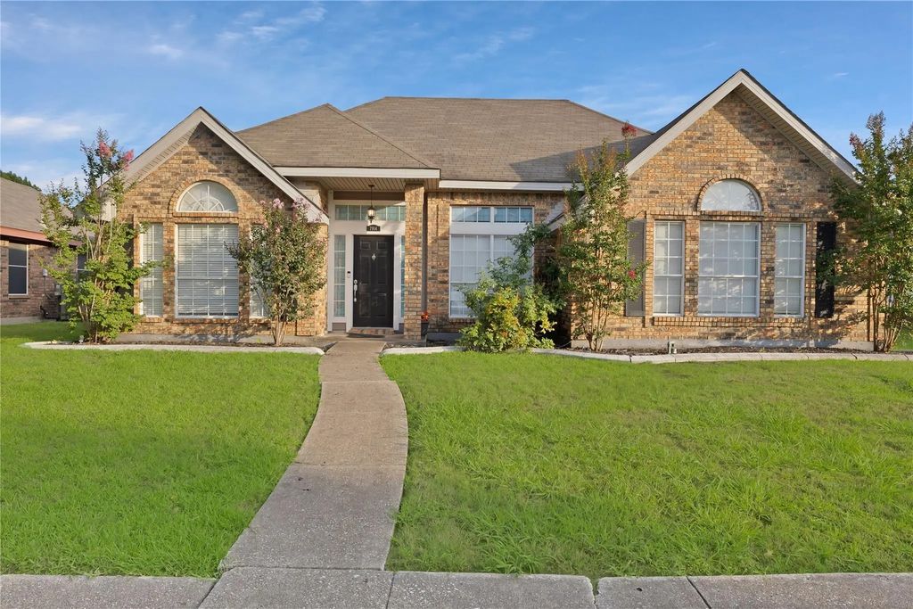 7914 Coastway Drive, Rowlett