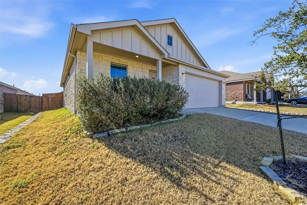 1527 Deerchase Drive, Anna
